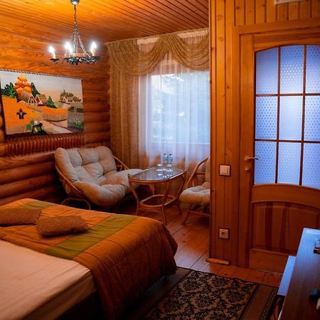 Hotel Gostiniy Dvor Non-Stop Cherson Esterno foto