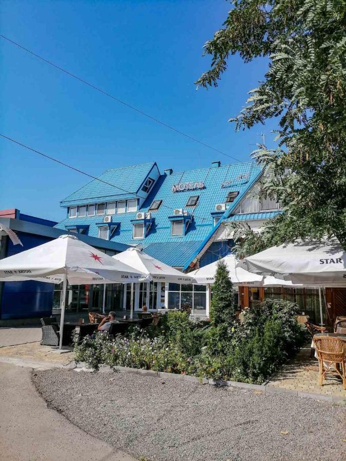 Hotel Gostiniy Dvor Non-Stop Cherson Esterno foto