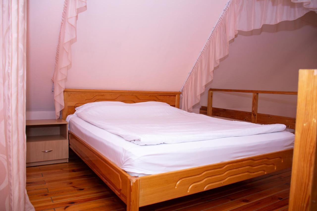 Hotel Gostiniy Dvor Non-Stop Cherson Esterno foto