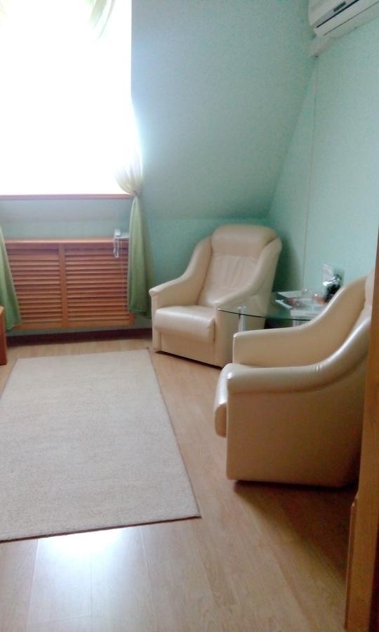 Hotel Gostiniy Dvor Non-Stop Cherson Esterno foto