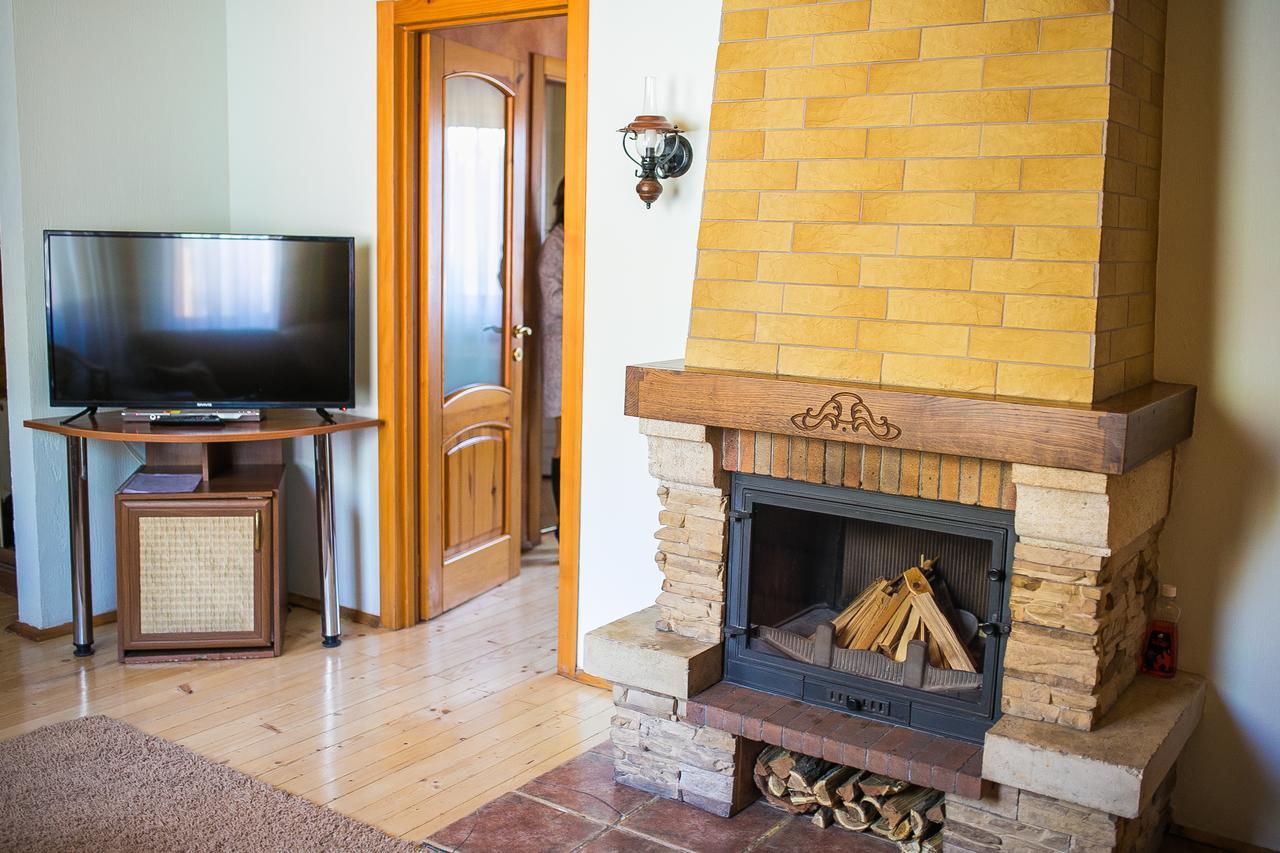 Hotel Gostiniy Dvor Non-Stop Cherson Esterno foto