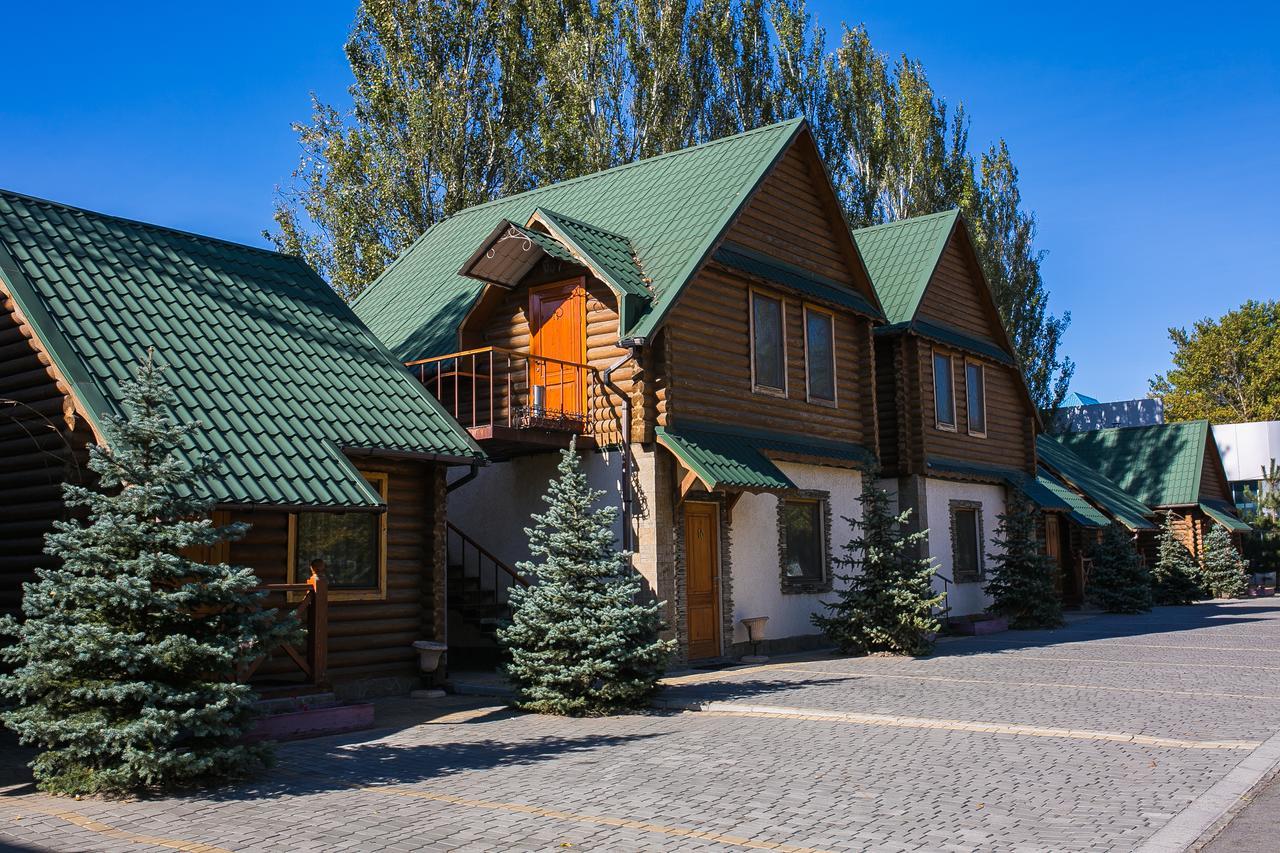 Hotel Gostiniy Dvor Non-Stop Cherson Esterno foto