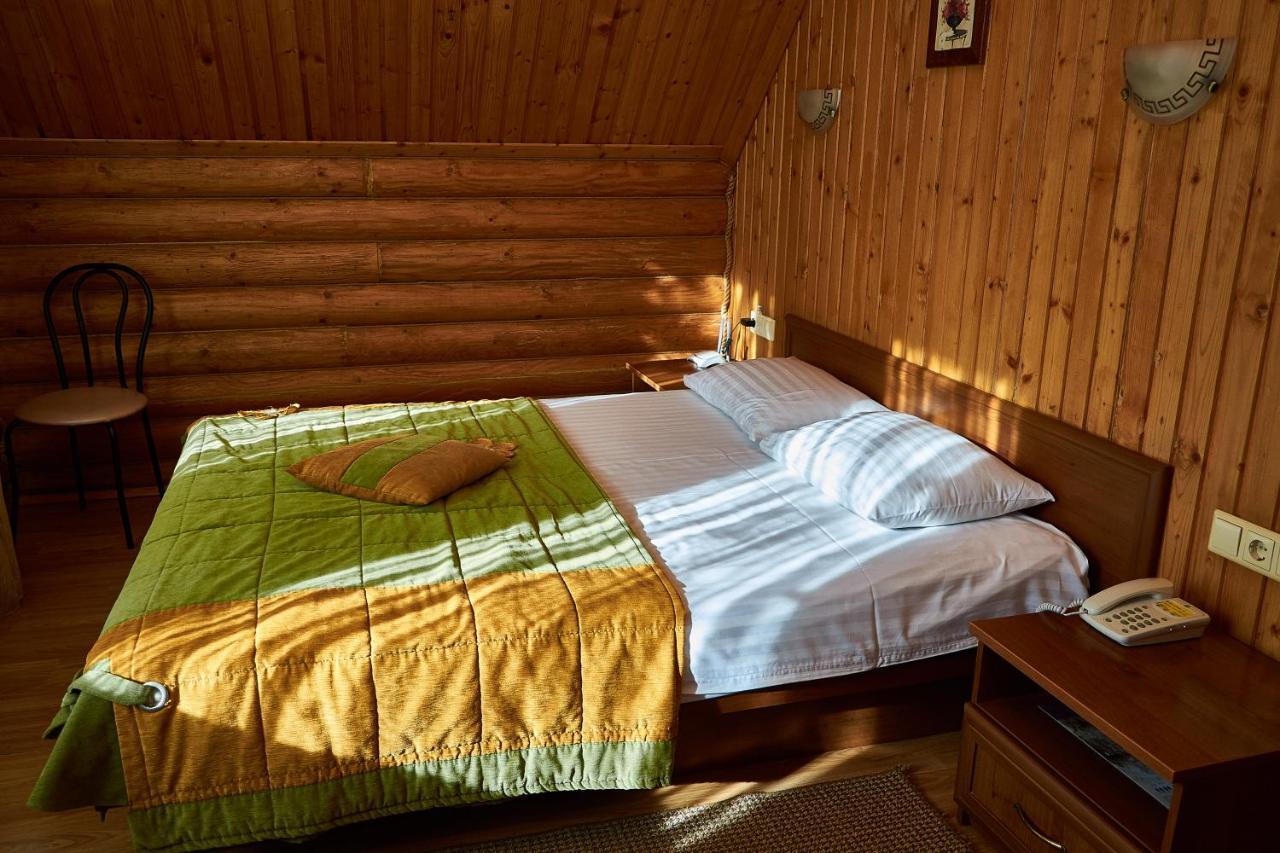 Hotel Gostiniy Dvor Non-Stop Cherson Esterno foto