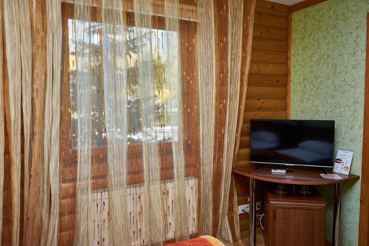 Hotel Gostiniy Dvor Non-Stop Cherson Esterno foto