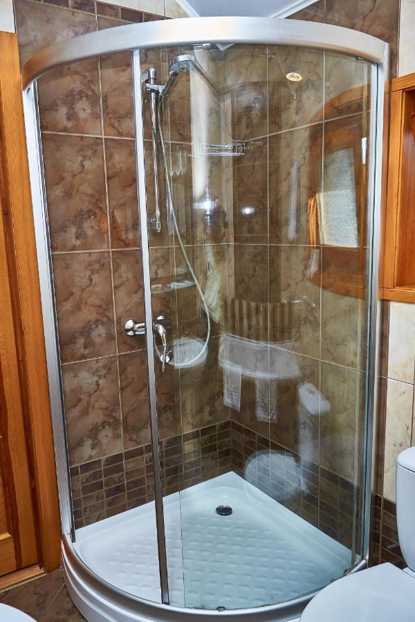 Hotel Gostiniy Dvor Non-Stop Cherson Esterno foto